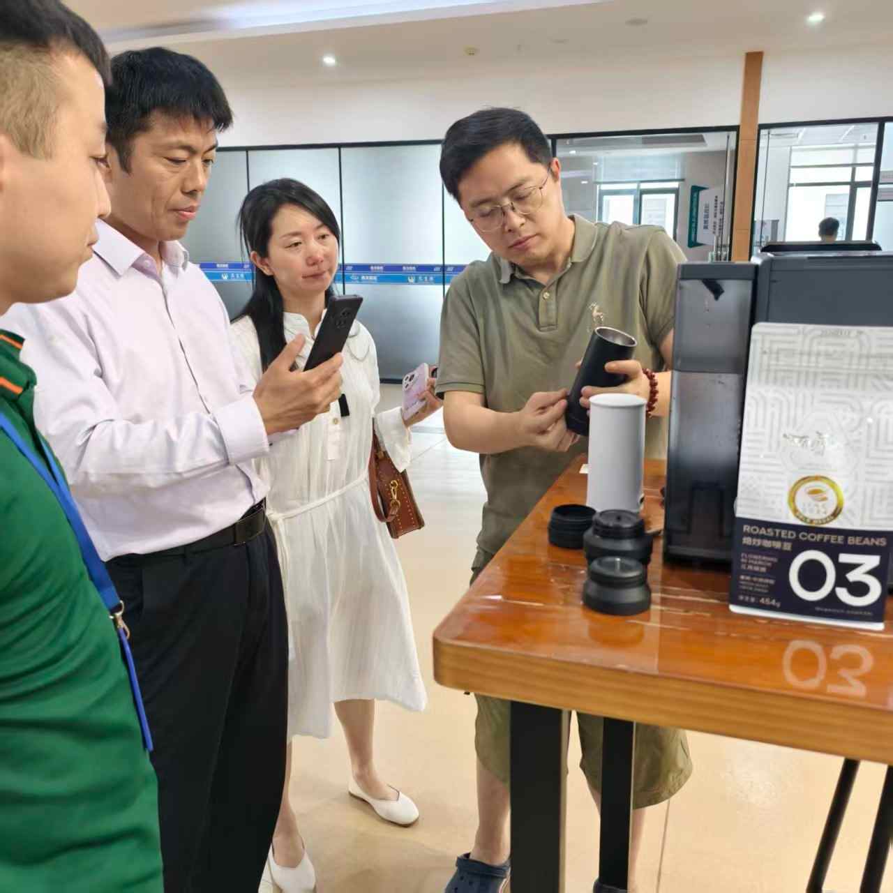 Vizitați clientul Seaver pentru aparatul de cafea cu capsule SV837 SV835 și noul aparat portabil de cafea SV610 Inspecție